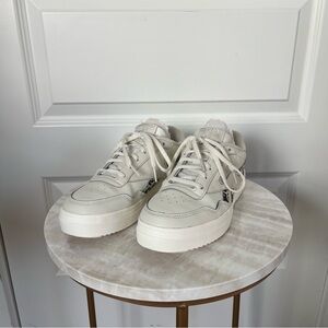 Reebok Sneakers